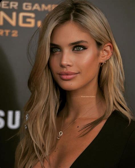 sara sampaio blonde.